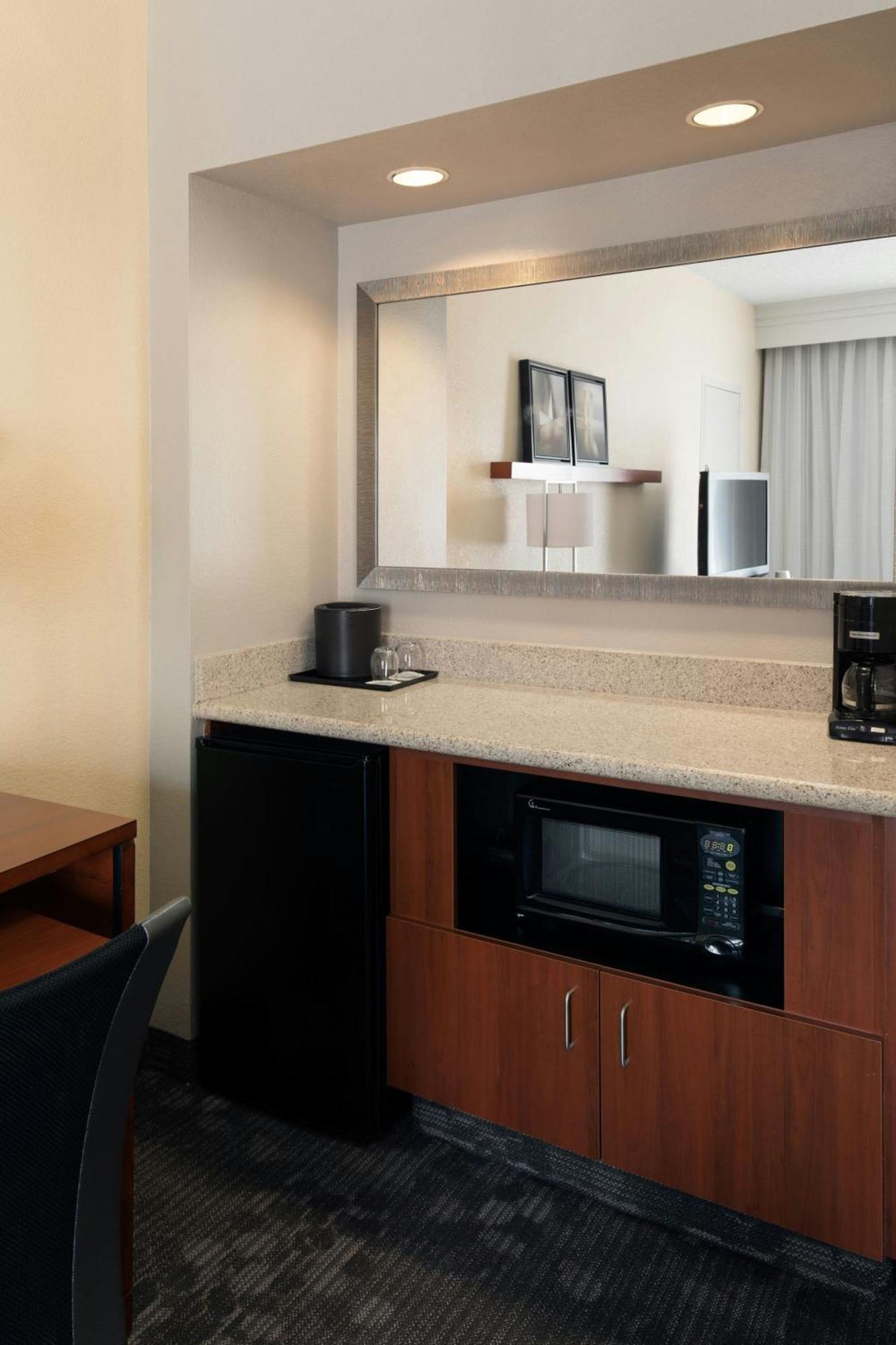 Courtyard By Marriott Denver Central Park Extérieur photo