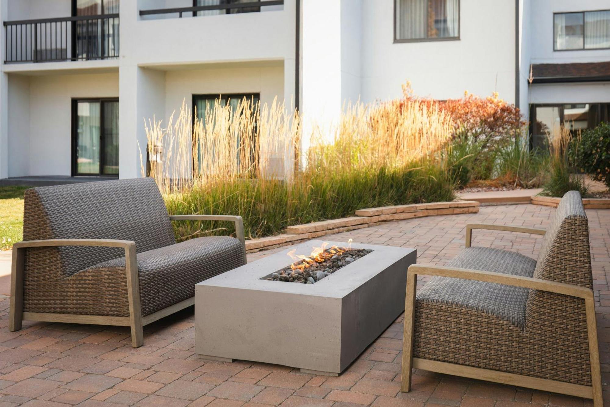 Courtyard By Marriott Denver Central Park Extérieur photo