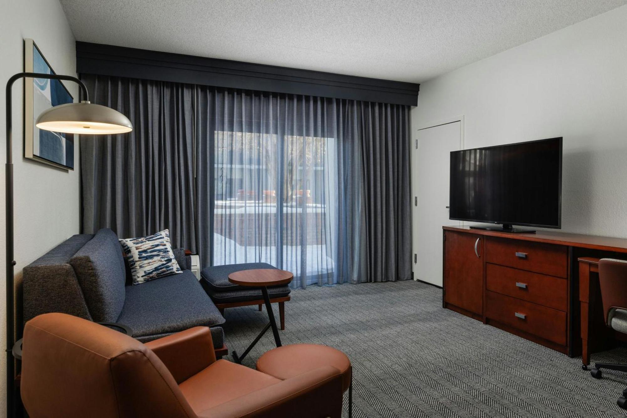 Courtyard By Marriott Denver Central Park Extérieur photo