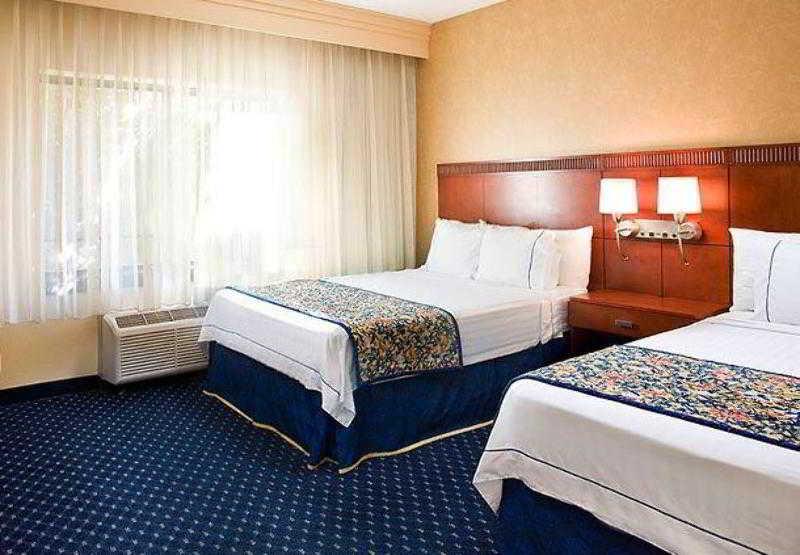 Courtyard By Marriott Denver Central Park Chambre photo