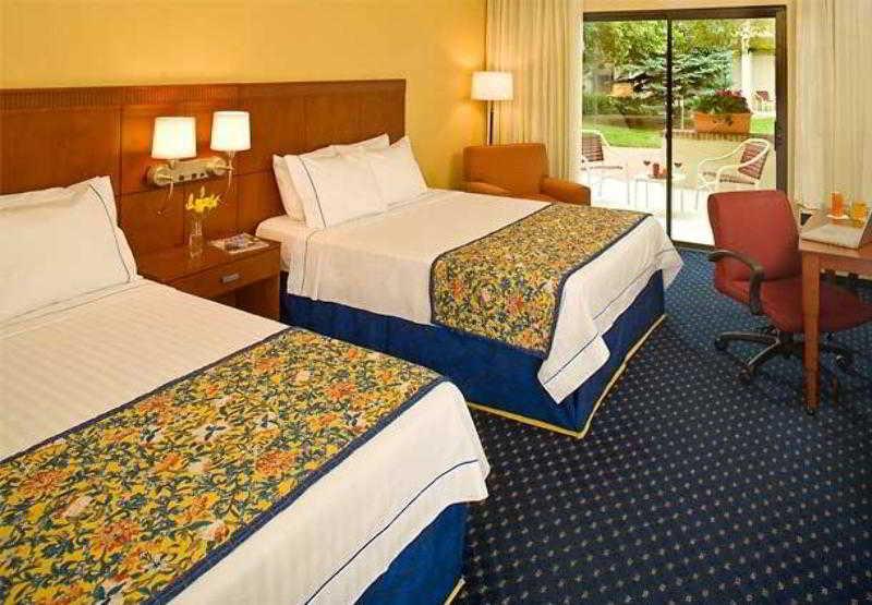 Courtyard By Marriott Denver Central Park Chambre photo