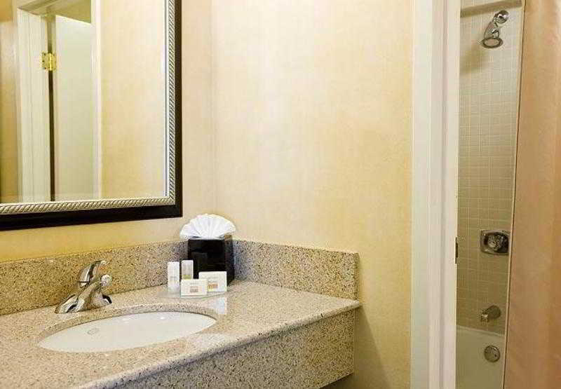 Courtyard By Marriott Denver Central Park Extérieur photo